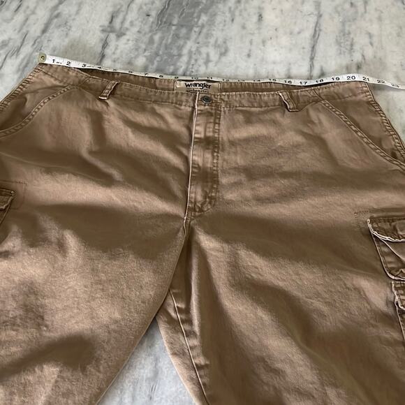 Wrangler authentics Mens size 42 Light Brown Cargo Shorts Gorpcore Outdoor - Picture 9 of 12